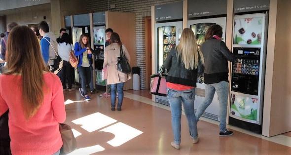 La empresa 'Áreas de Vending' invita hoy a café en sus máquinas de la Universidad de León 1